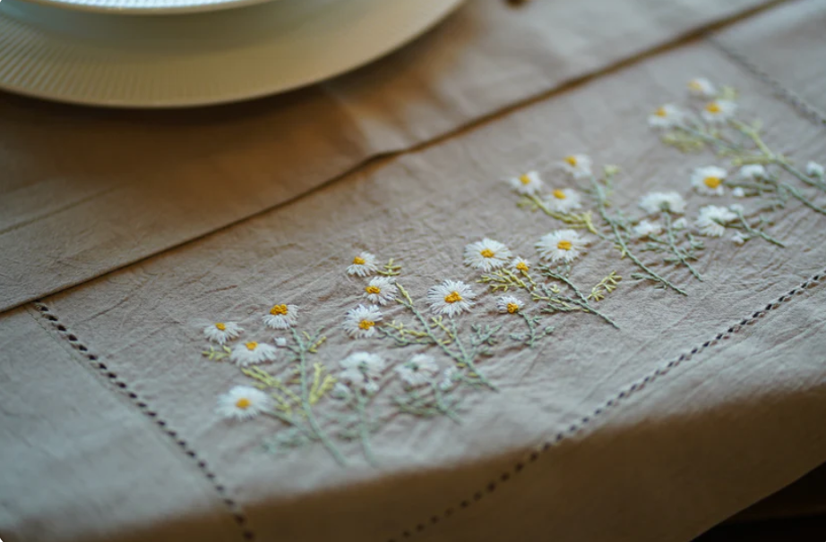 embroidered daisy napkins